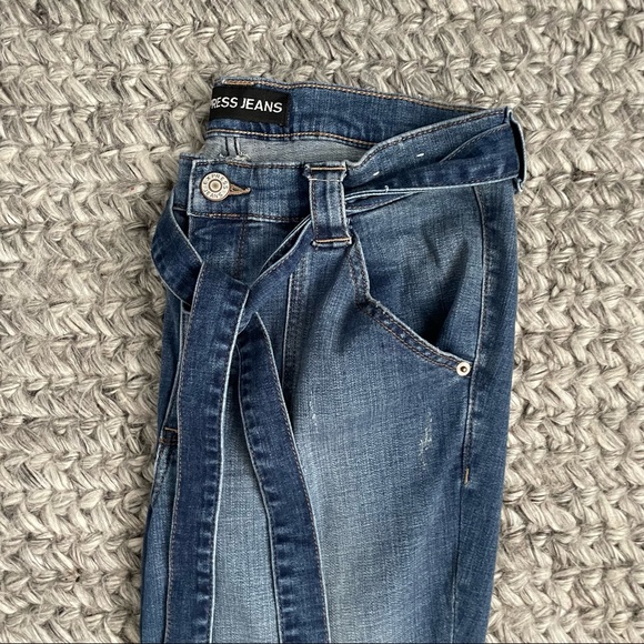 Express bell flare high rise jeans. Size 10s 9033 - Picture 8 of 9